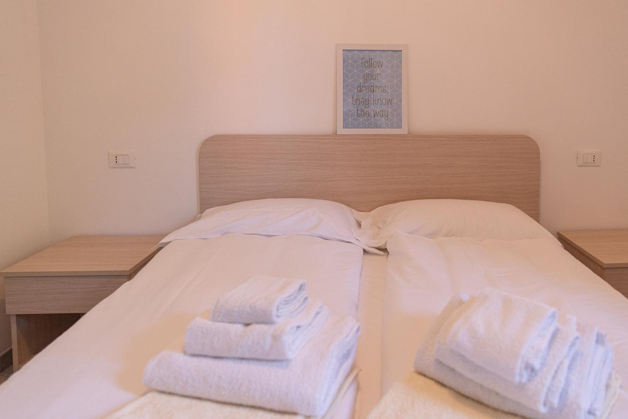 Prestige Garda Home - Ai Cappuccini เปสเคียรา เดล การ์ดา ภายนอก รูปภาพ